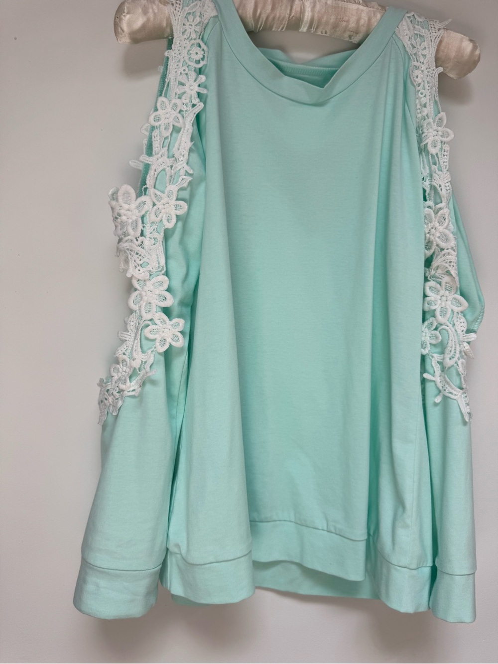 Women’s Mint Crochet-Trim Cold Shoulder Tank Top (Never worn)